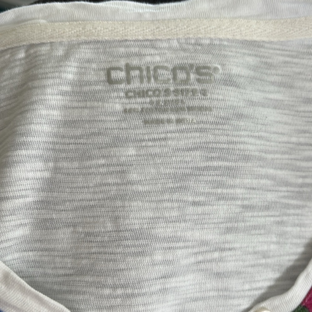 Chico’s Palms Button Detail Cotton Slub Tee 2/L White Blue Pink Colorful Spring - Picture 6 of 8